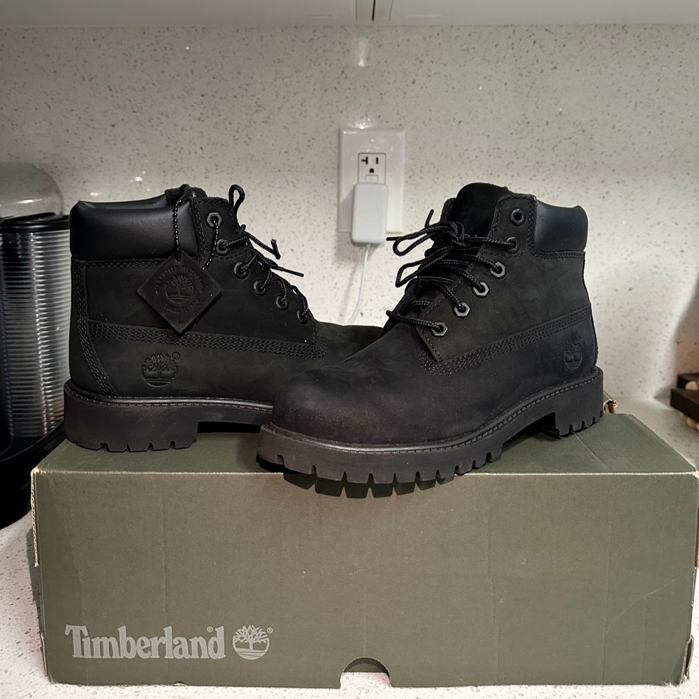 Size 2 Boys Black Timberland Boots